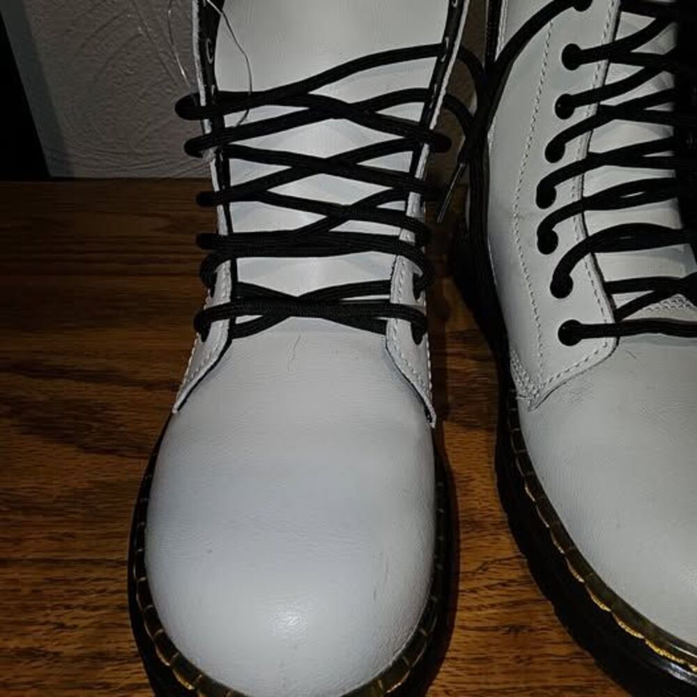 Dr. Martens Girls White Leather Combat Boots – Size US 3, New Never Worn